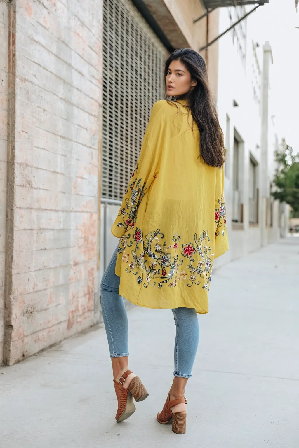 Long Floral Kimono Cardigan – Elegant and Versatile