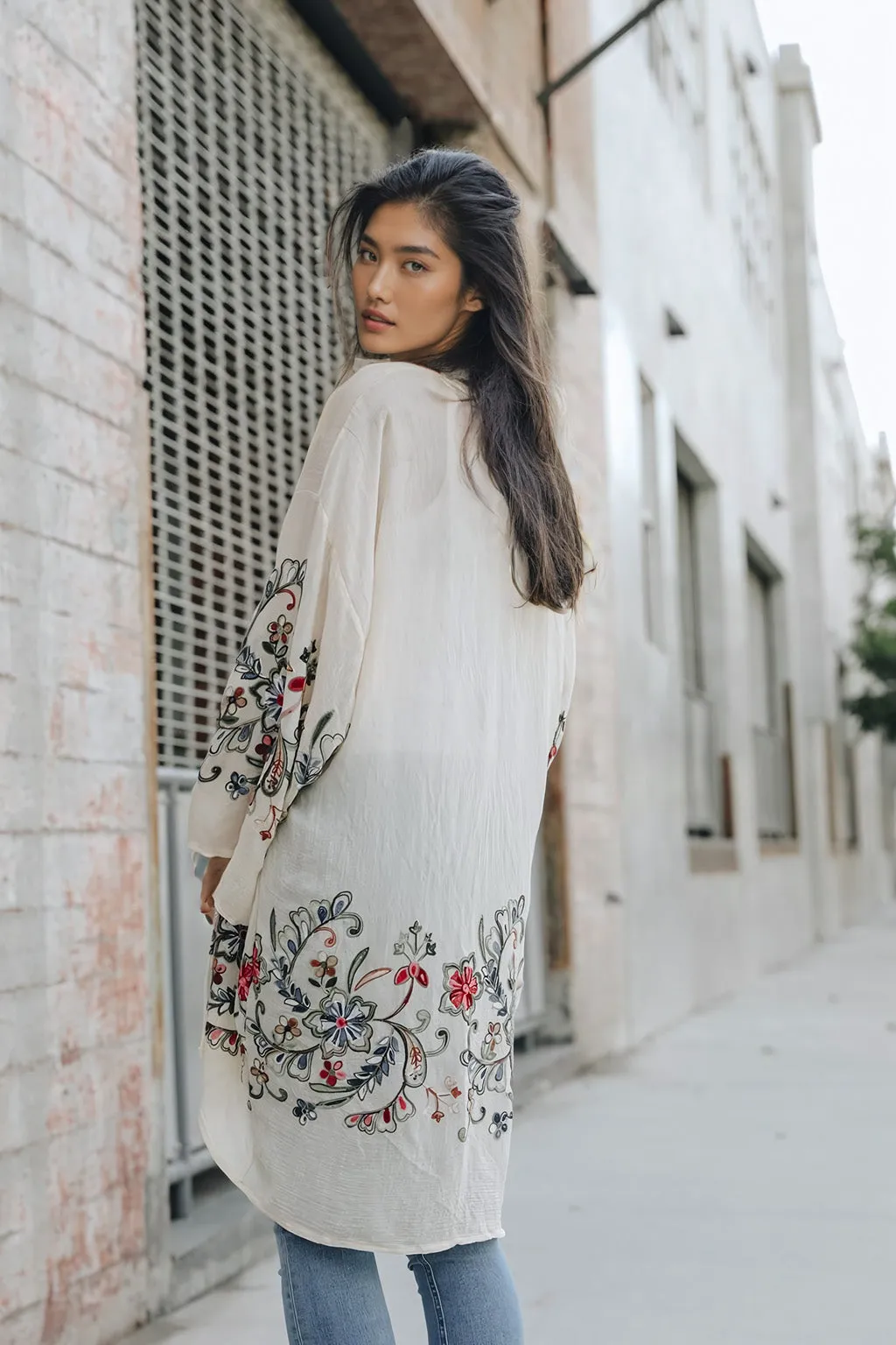 Long Floral Kimono Cardigan – Elegant and Versatile