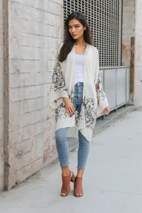 Long Floral Kimono Cardigan – Elegant and Versatile